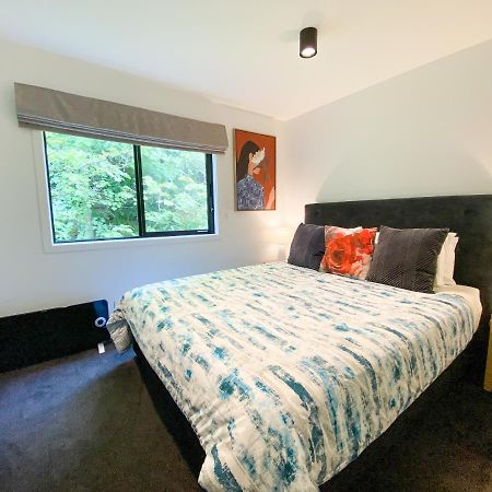 Modern 2-Bedroom Apartment 7-Mins Walk To 皇后镇 外观 照片
