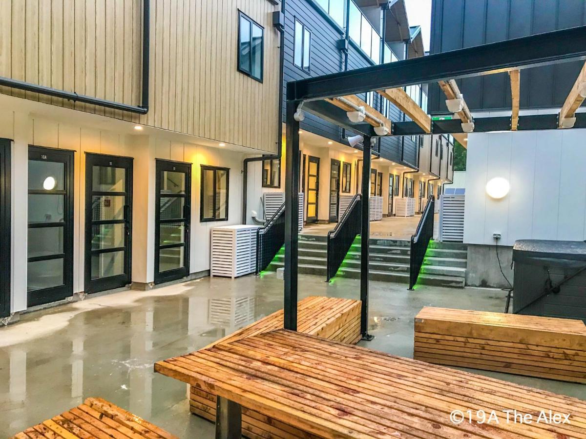 Modern 2-Bedroom Apartment 7-Mins Walk To 皇后镇 外观 照片