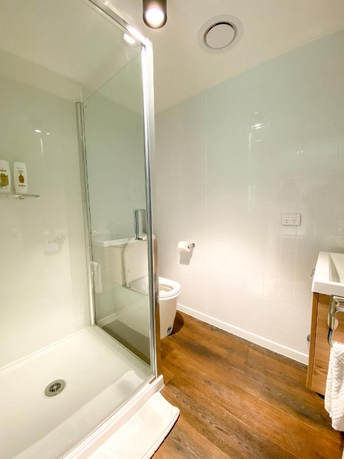 Modern 2-Bedroom Apartment 7-Mins Walk To 皇后镇 外观 照片